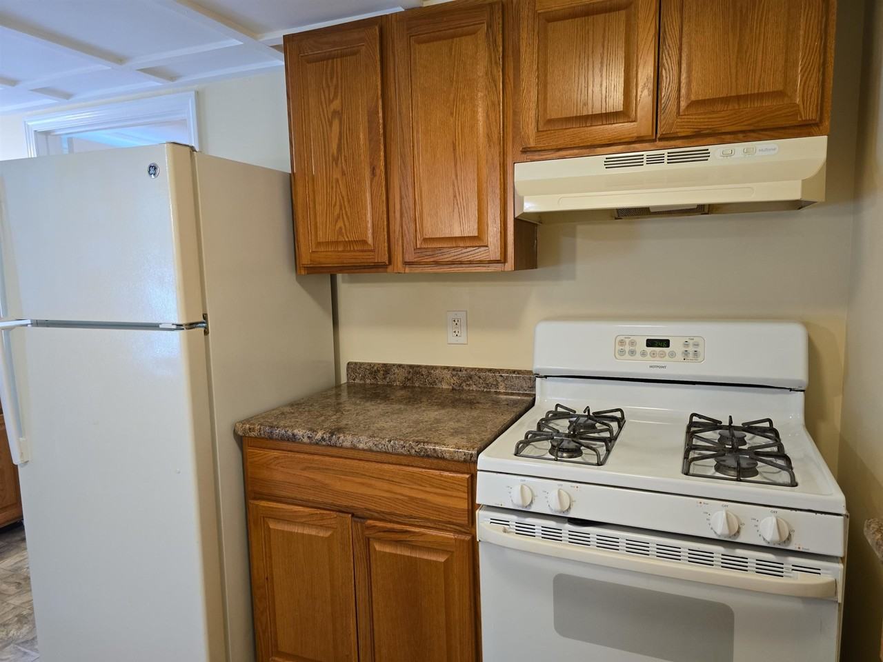 111 Maple St #B - Photo 7 of 15
