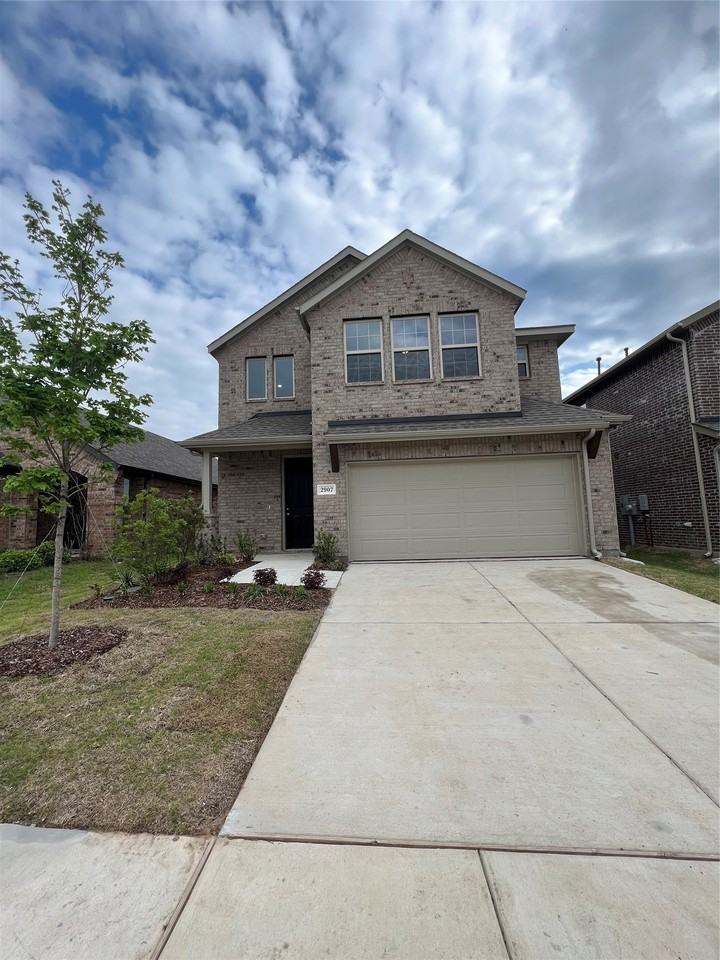2907 Doggett Dr - Photo 2 of 27