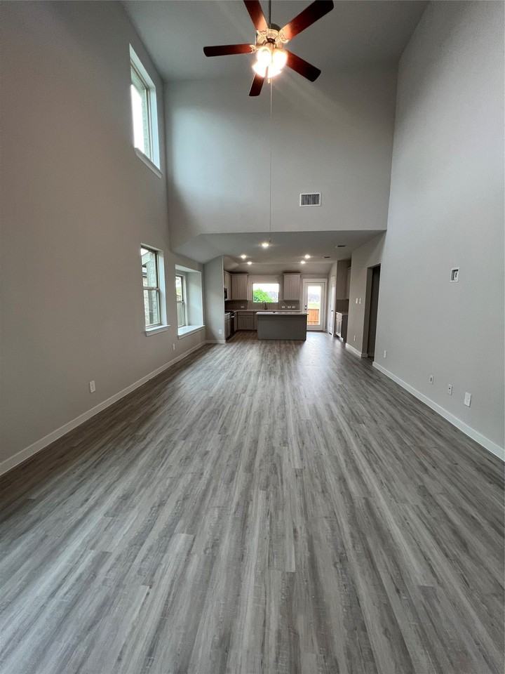 2907 Doggett Dr - Photo 7 of 27