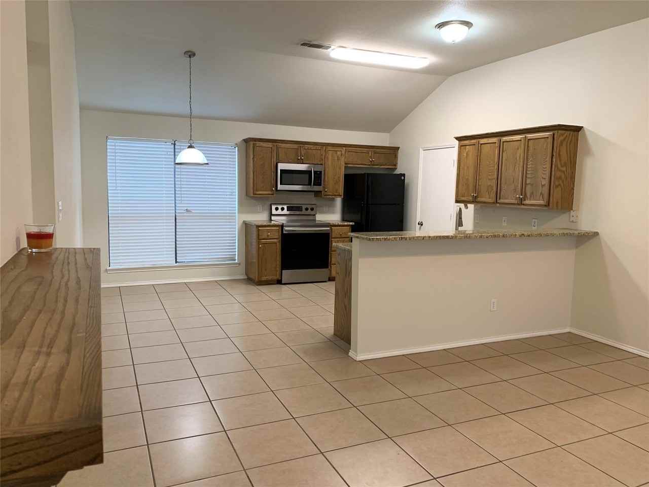 1021 Olivewood Ln - Photo 3 of 22