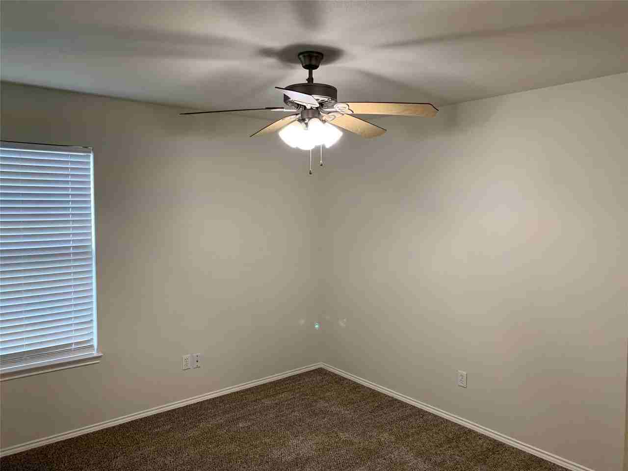 1021 Olivewood Ln - Photo 7 of 22