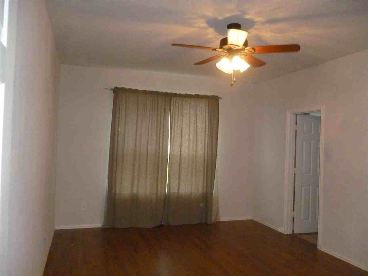 3407 Melvin Dr - Photo 3 of 8