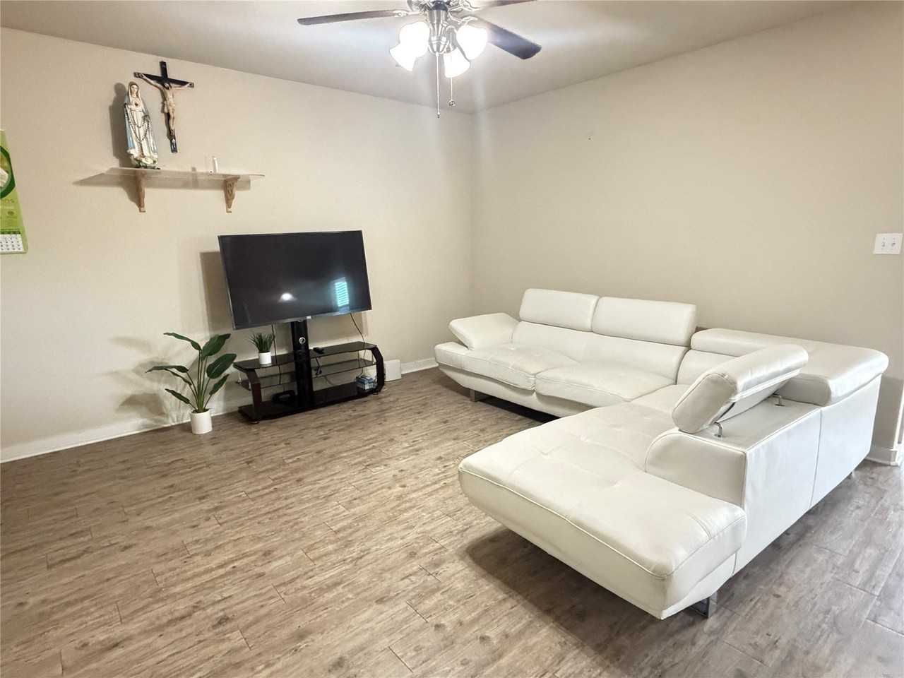 2837 Mesquite Rd - Photo 5 of 17