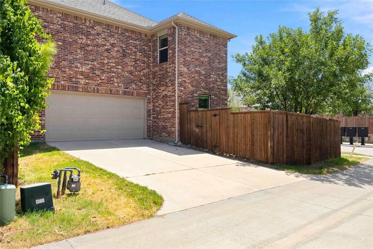 4524 Del Rey Ave - Photo 5 of 30