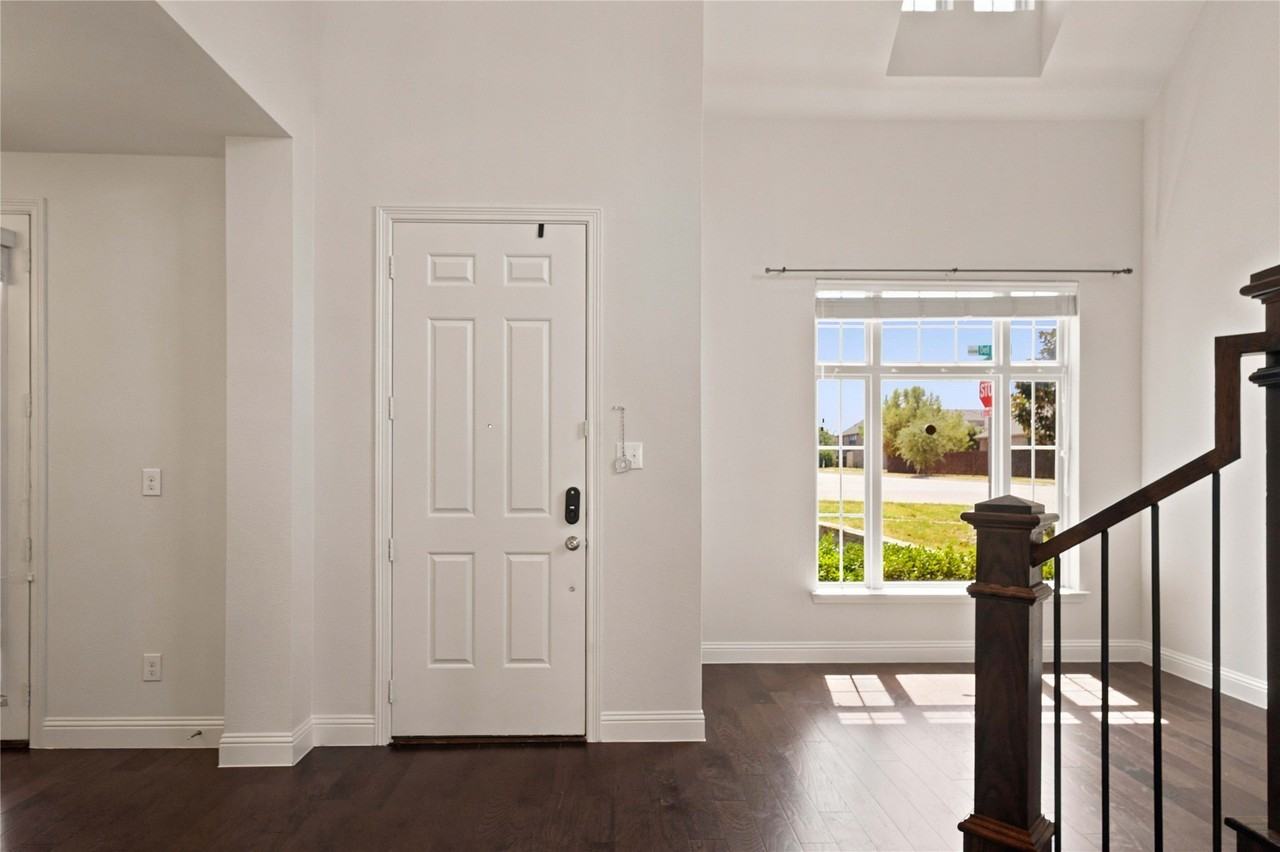 4524 Del Rey Ave - Photo 7 of 30