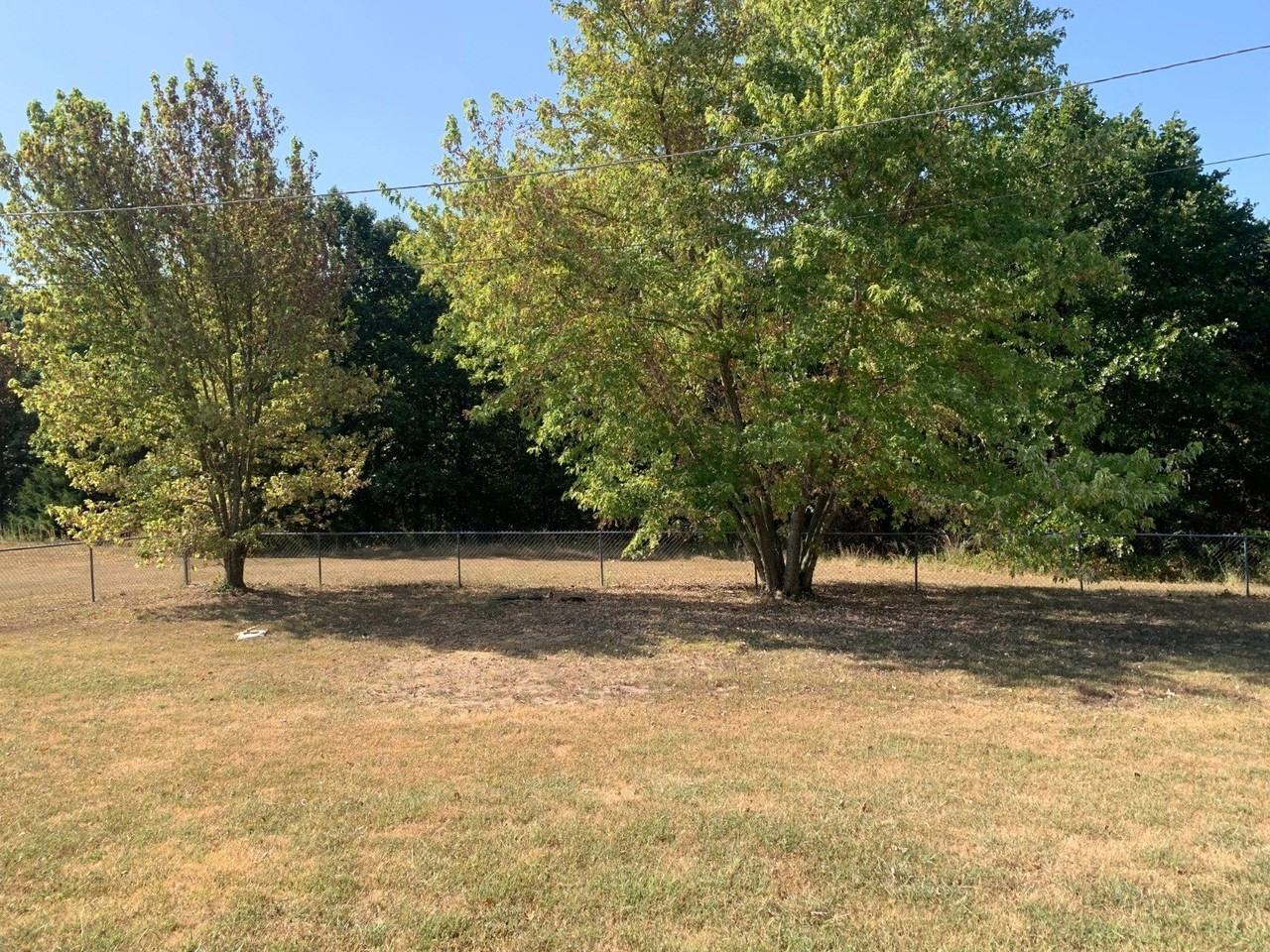 2122 W Austin Ave - Photo 2 of 6