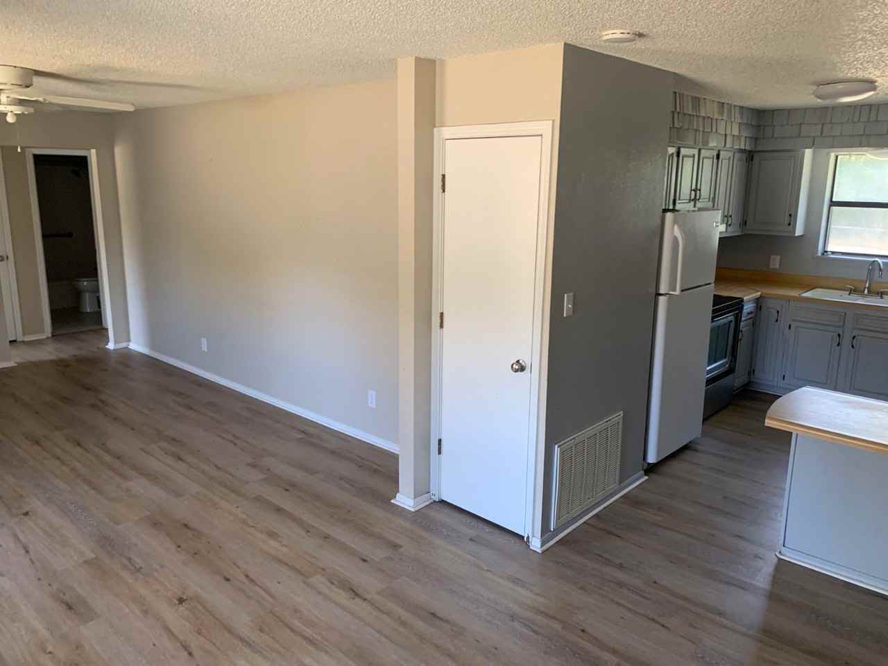 2122 W Austin Ave - Photo 5 of 6