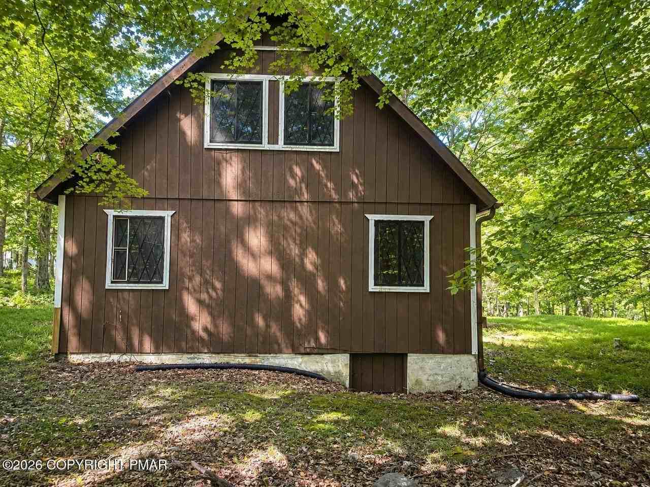 2111 Spring Dr - Photo 2 of 27
