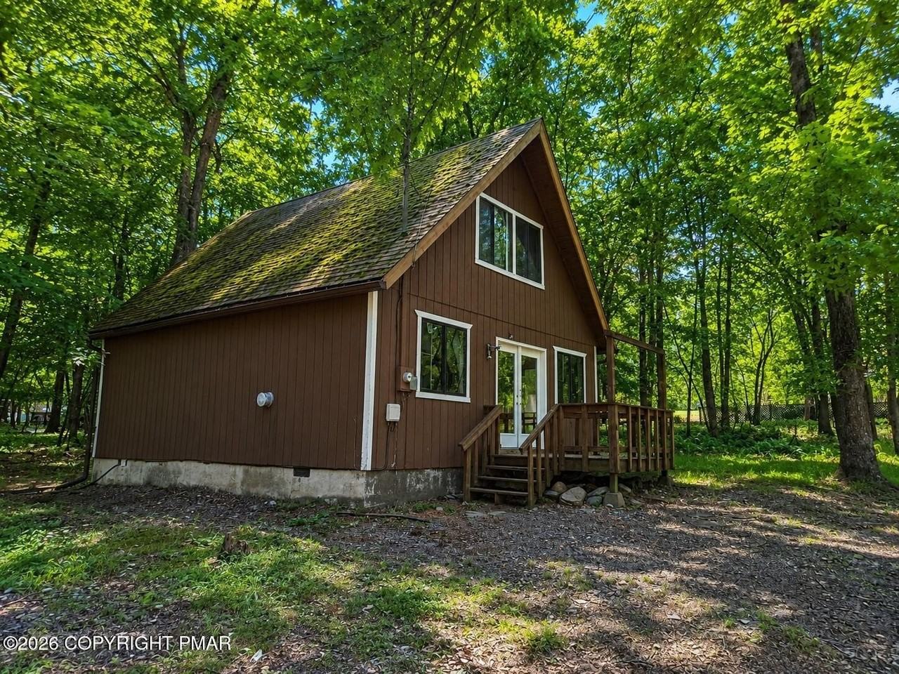 2111 Spring Dr - Photo 3 of 27