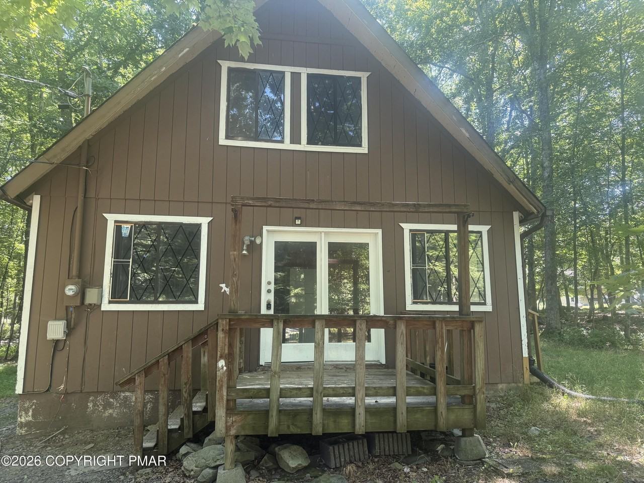 2111 Spring Dr - Photo 4 of 27