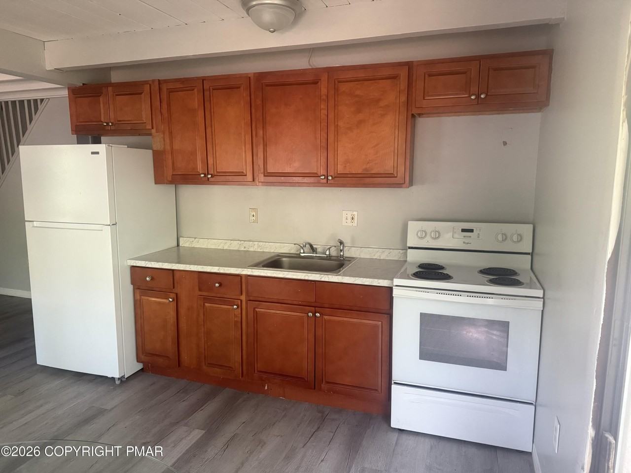 2111 Spring Dr - Photo 7 of 27