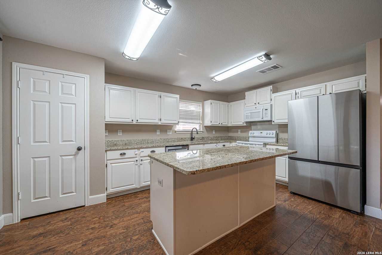 3620 Prairie Ln - Photo 5 of 30