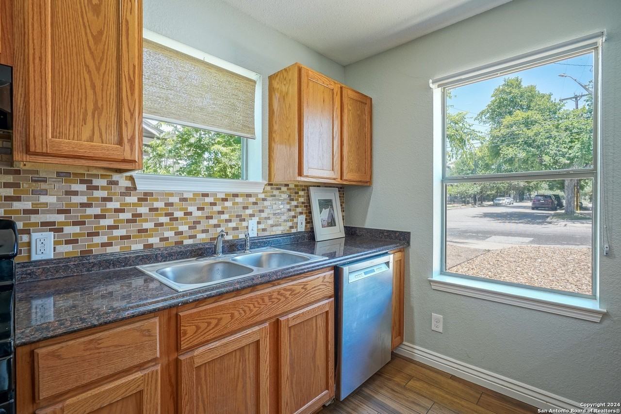 530 E Myrtle St - Photo 6 of 27
