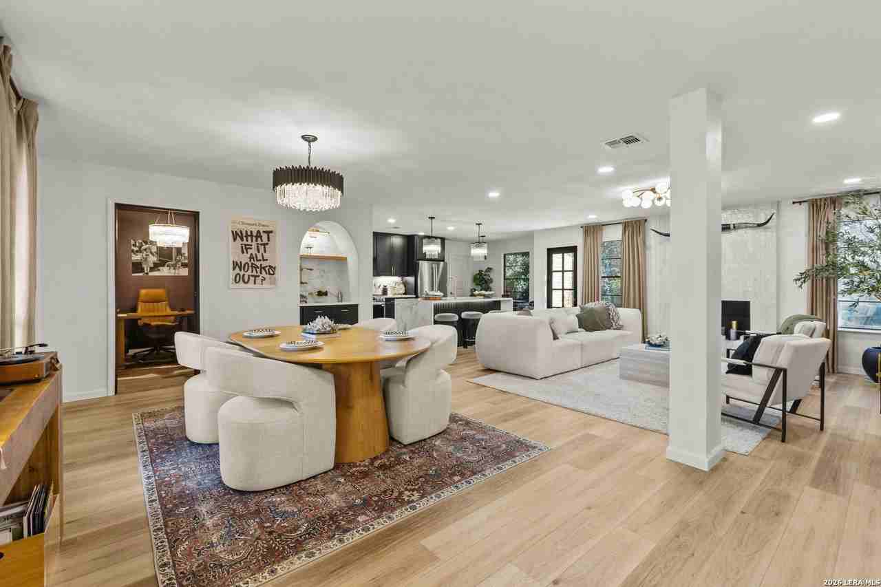 2822 Low Oak St - Photo 7 of 36