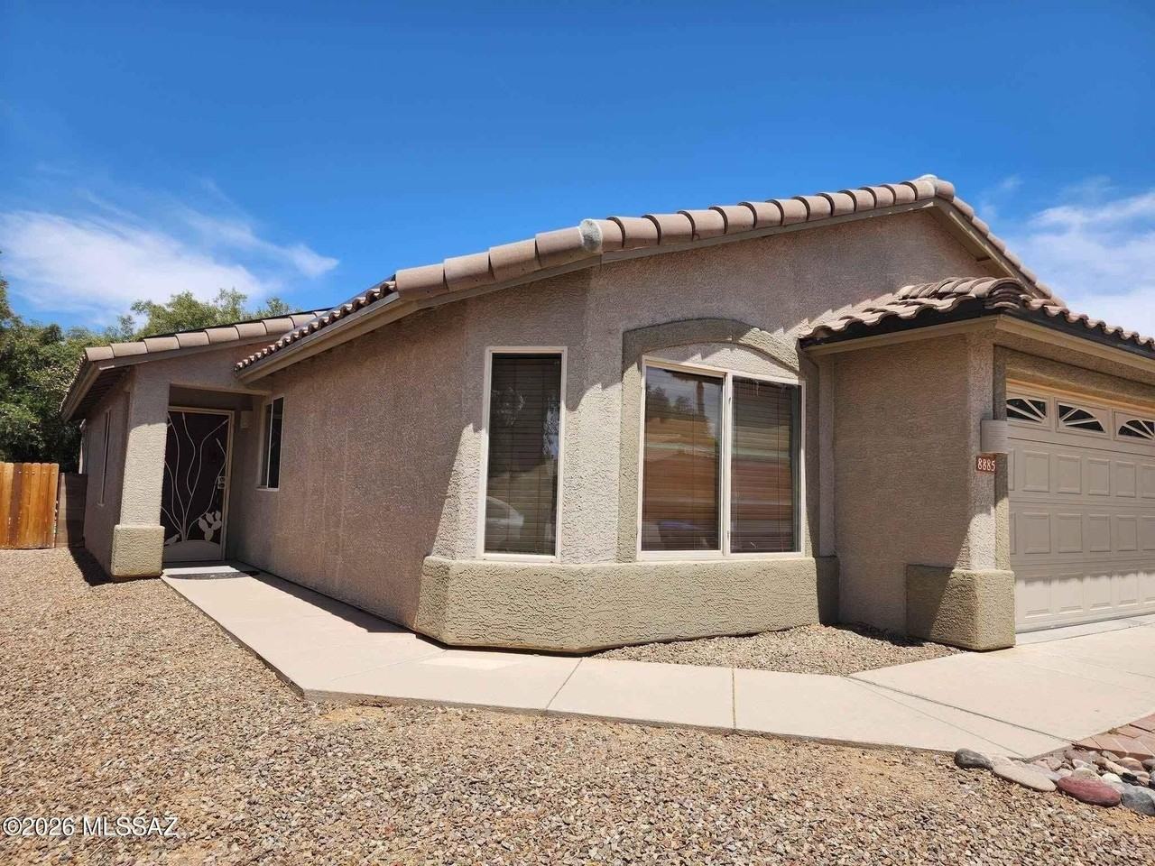 8885 N Majestic Mountain Dr - Photo 2 of 16