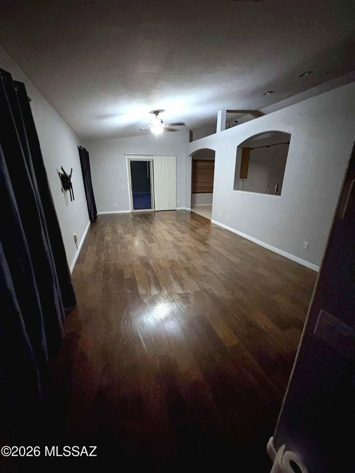 8885 N Majestic Mountain Dr - Photo 3 of 16