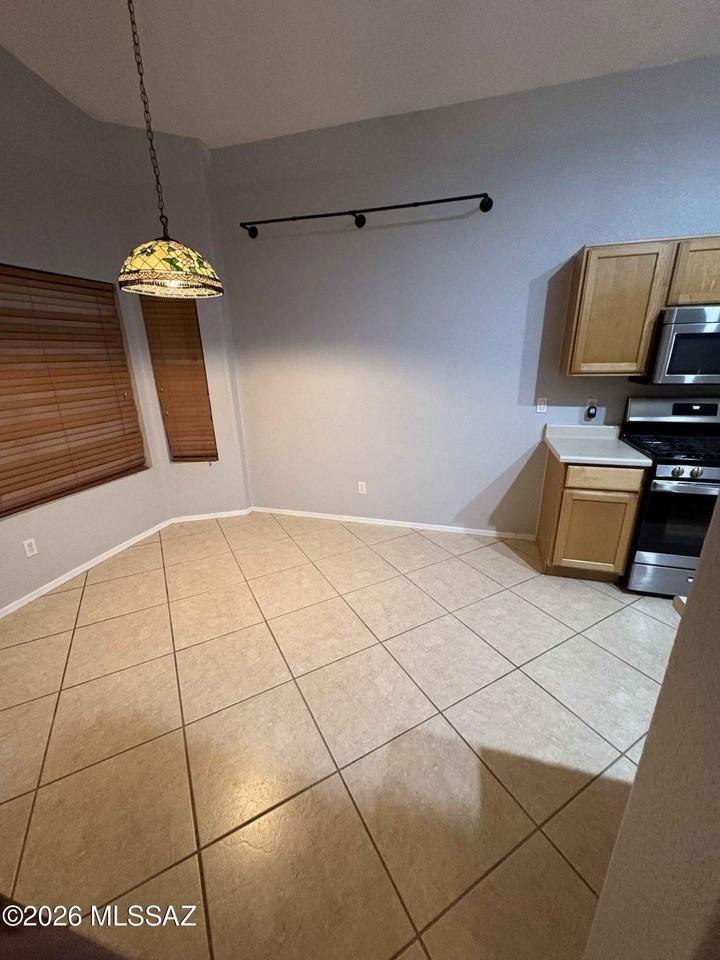 8885 N Majestic Mountain Dr - Photo 5 of 16