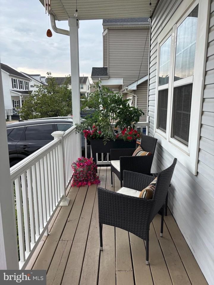 7532 Cove Point Way - Photo 4 of 22