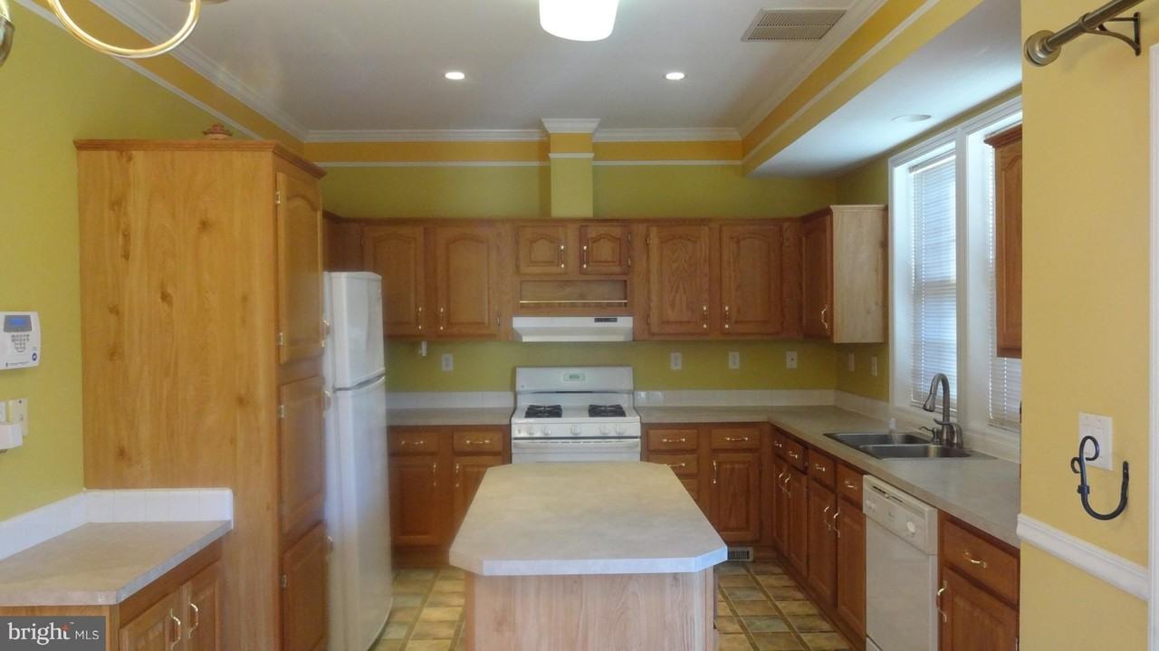 7532 Cove Point Way - Photo 5 of 22