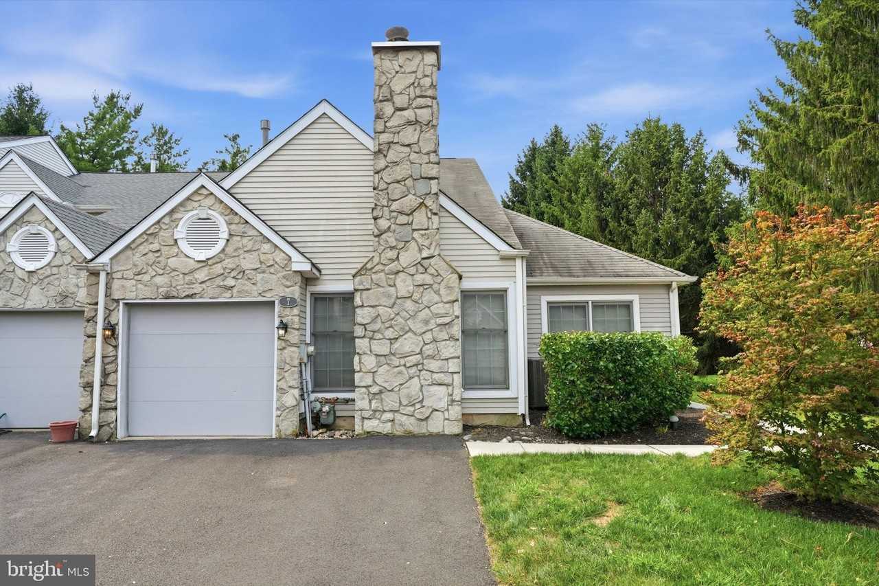 7 Walton Ct - Photo 2 of 31