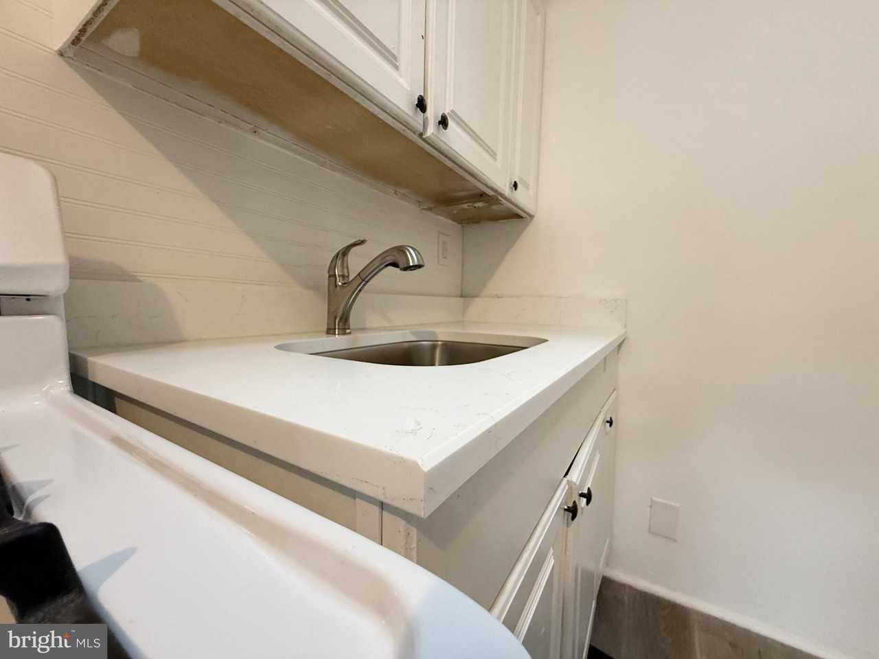 6031 Market St #2A - Photo 7 of 10