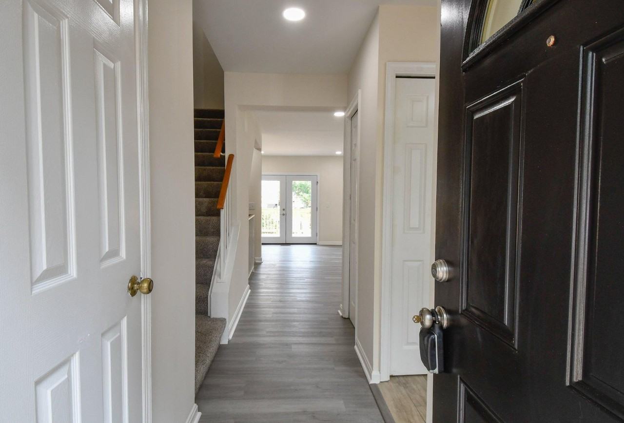 10709 Gideon Ct - Photo 3 of 41