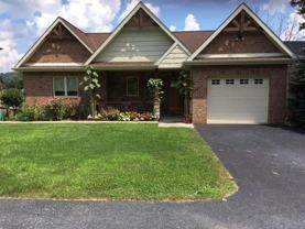 320 Lakeside Dr N - Photo 1 of 1