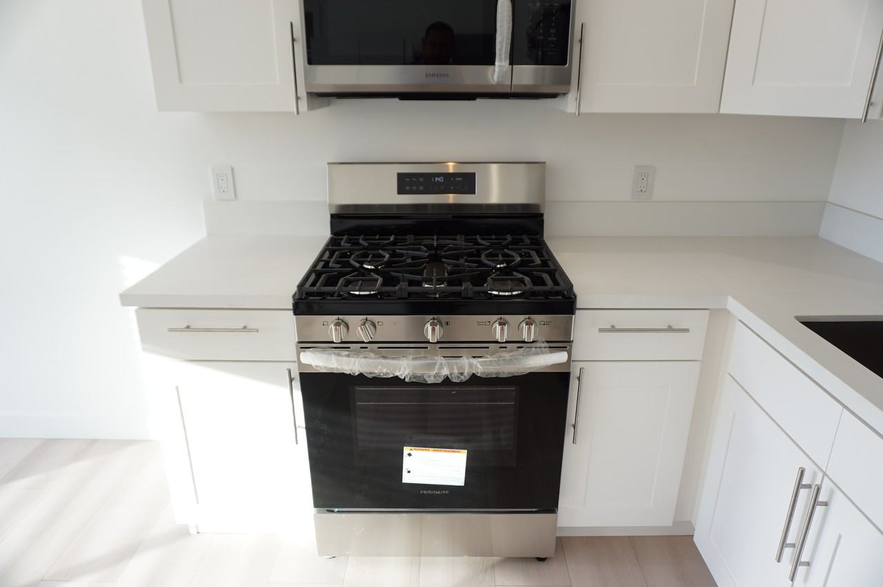 8824 Quartz Ave - Photo 5 of 32