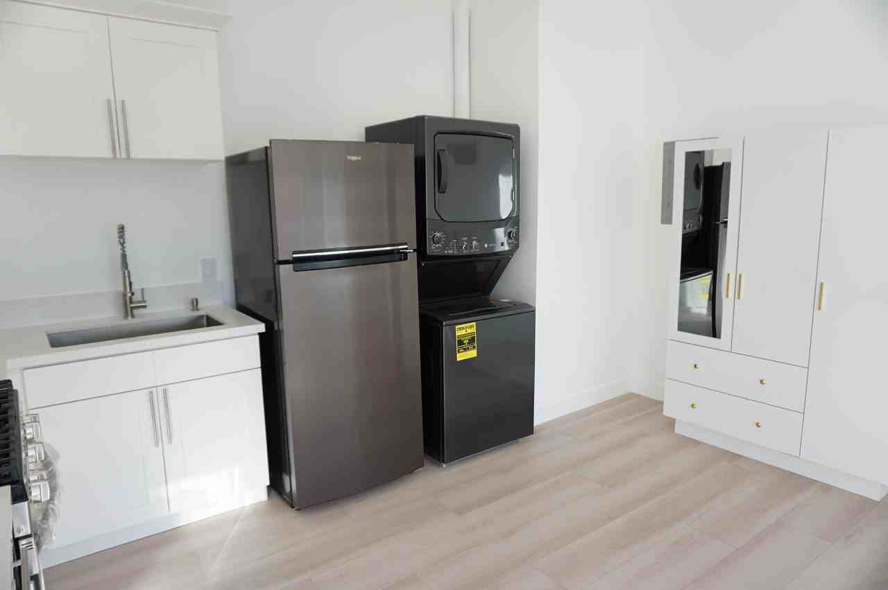 8824 Quartz Ave - Photo 7 of 32