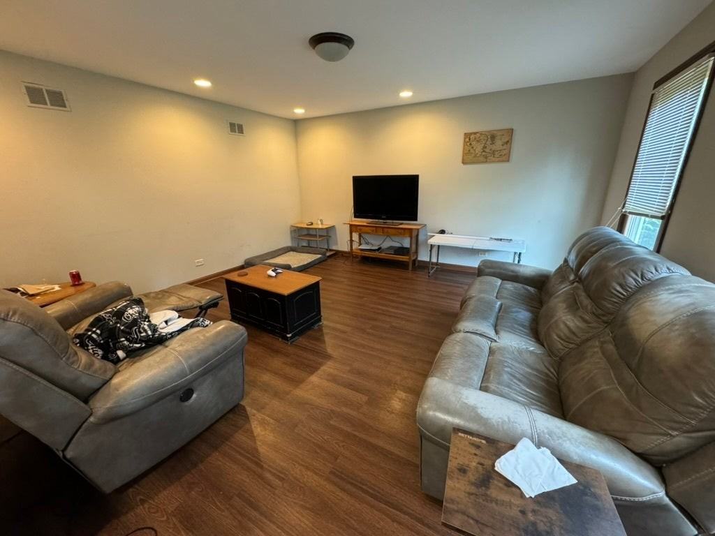 1013 E Benton Ave - Photo 6 of 18