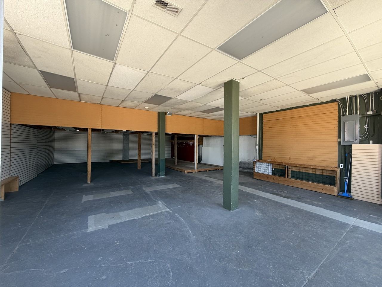 204 W 2nd St #3 - Photo 4 of 6