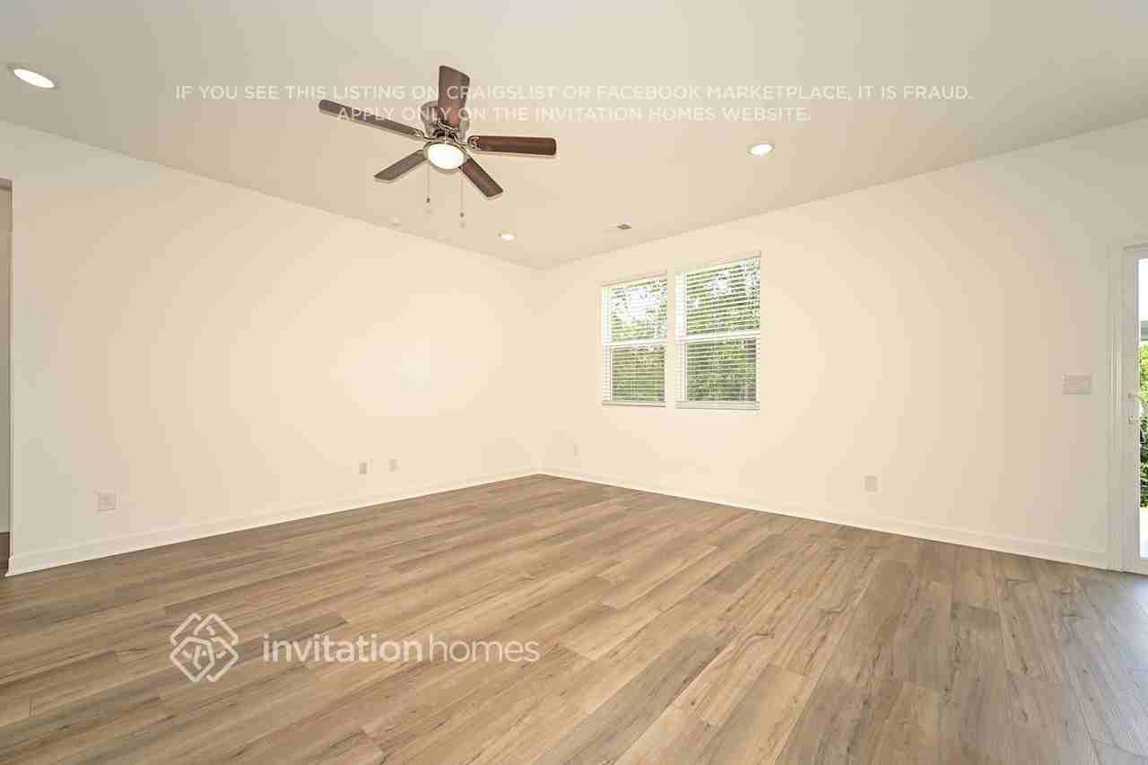 204 E Millbrook Dr - Photo 4 of 18