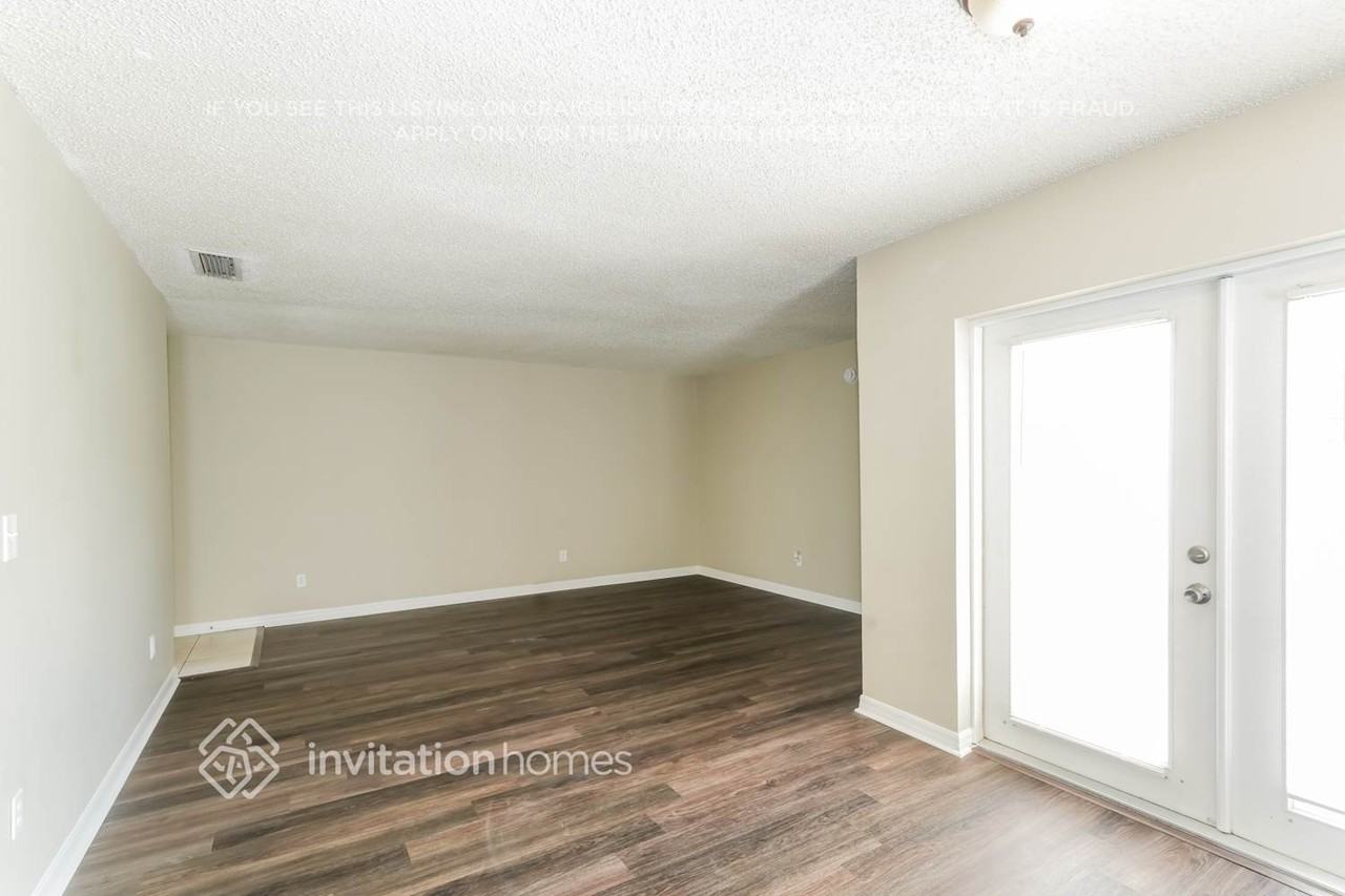 10536 Chadbourne Dr - Photo 6 of 17