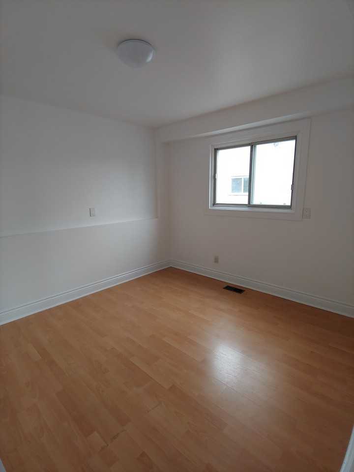 2077 Walkley Rd - Photo 6 of 11
