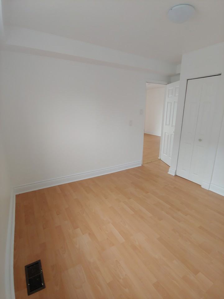 2077 Walkley Rd - Photo 7 of 11