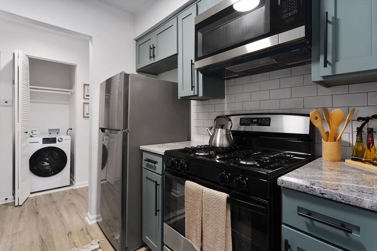 Kings Cove Apartments - Photo 6 of 34