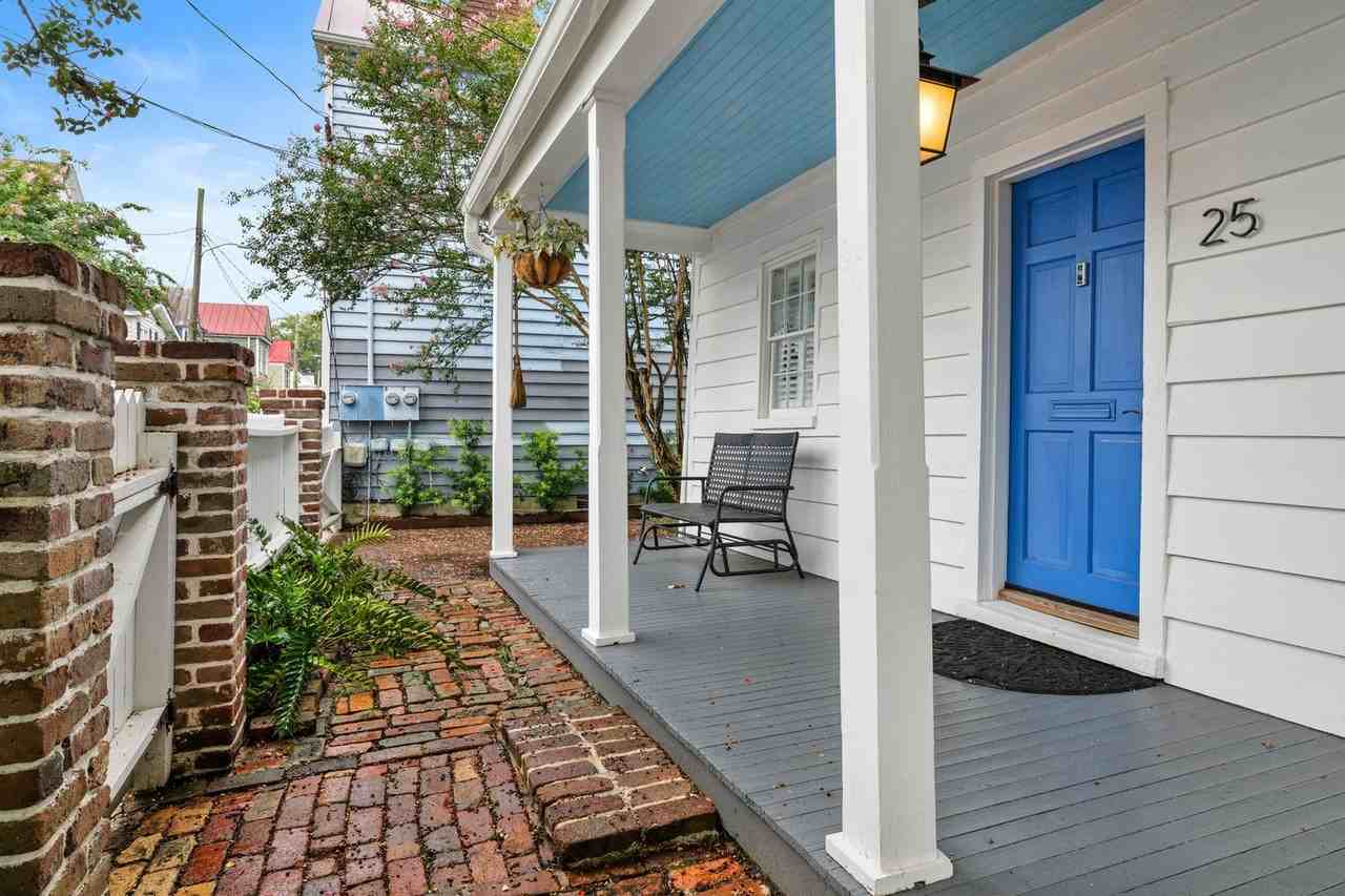 25 Sires St - Photo 2 of 33