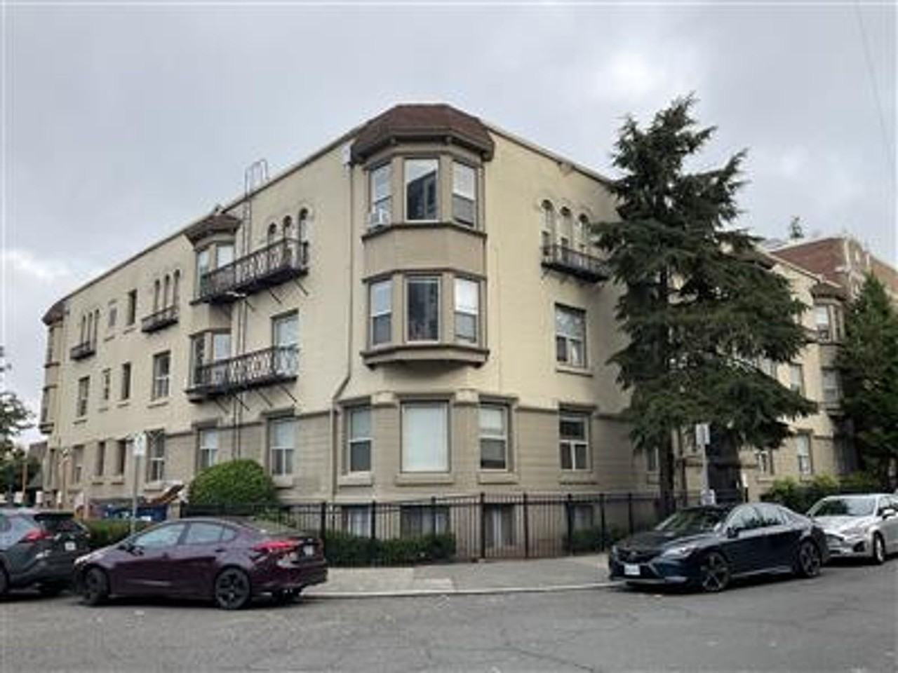 Welcome to Roycroft! A beautiful turn of the century property in Capitol Hill! First month free! - Photo 2 of 50