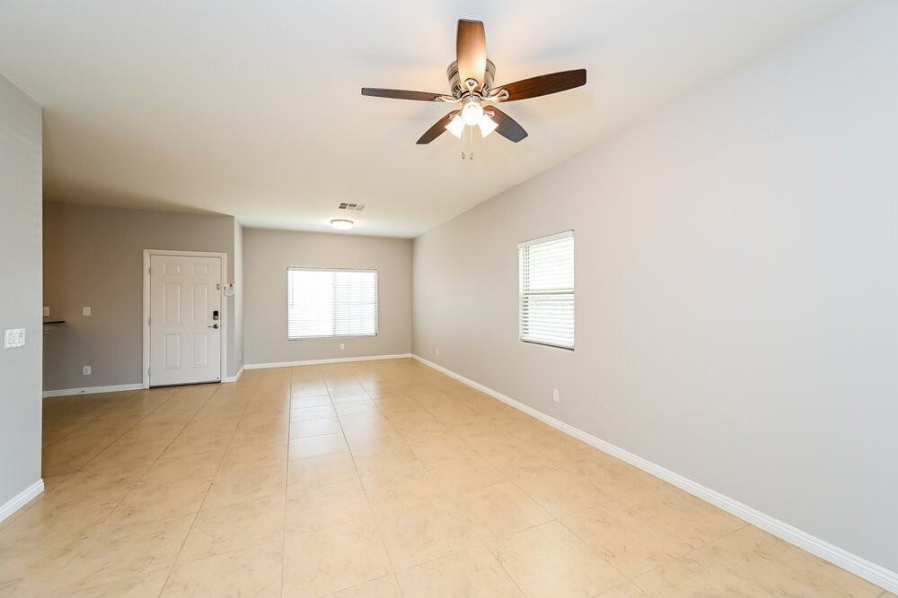 9655 Vega Carpio Ave - Photo 5 of 17