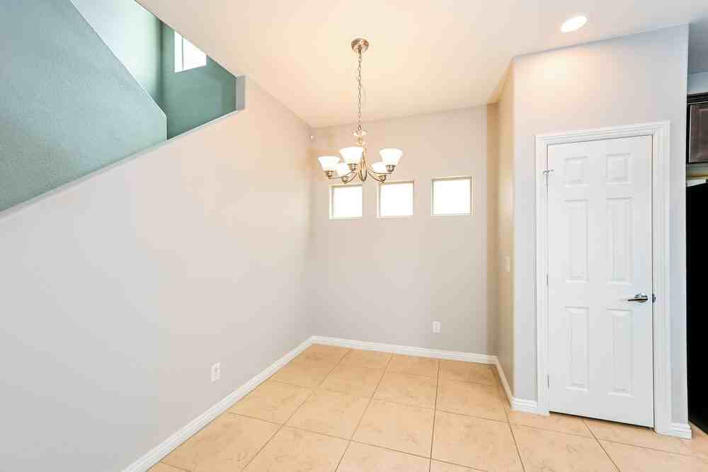 9655 Vega Carpio Ave - Photo 7 of 17