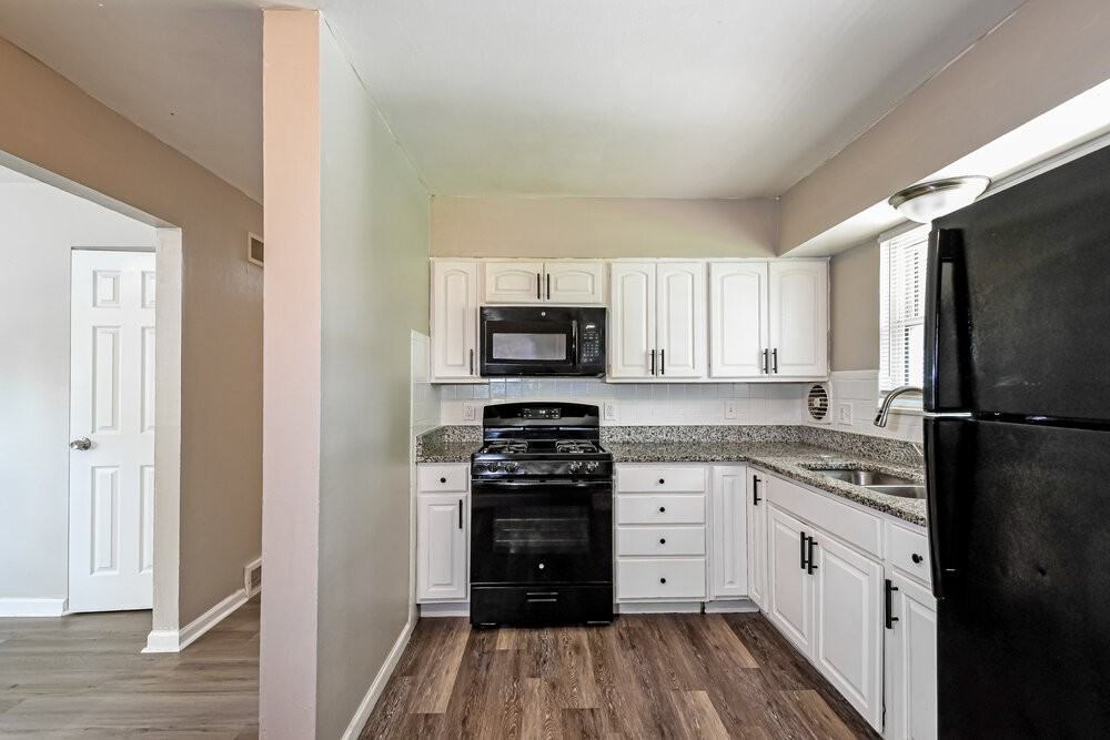 1850 Shirlene Dr - Photo 6 of 17