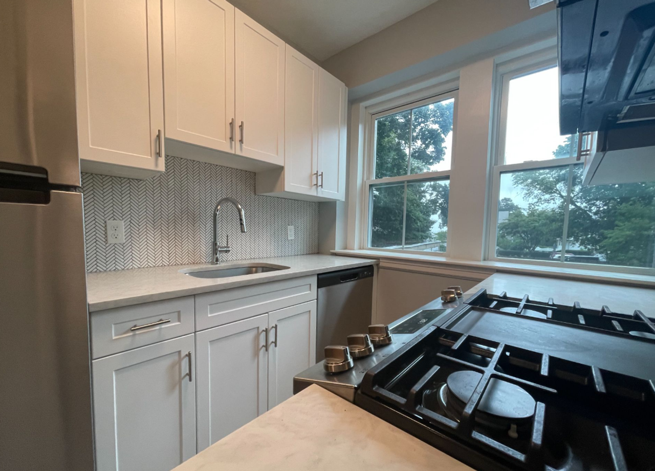 231 Lafayette St - Photo 3 of 15