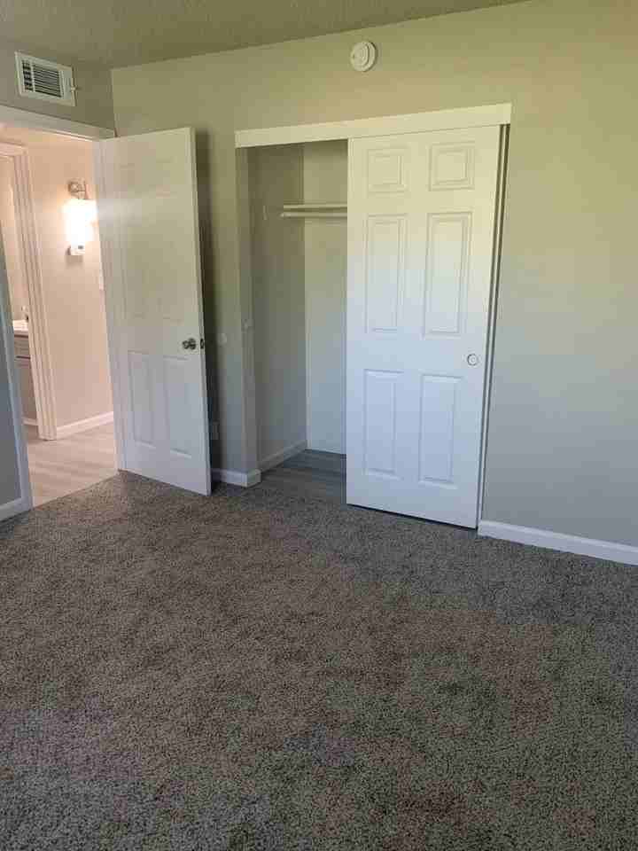 Dry Creek Apartments - Photo 6 of 6