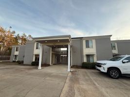 featured image of 1304 Elliott Dr
