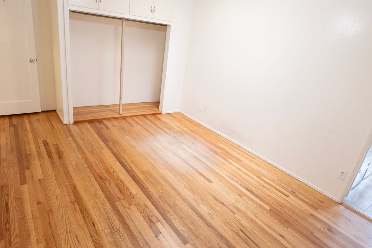 6228 Stewart St - Photo 5 of 18