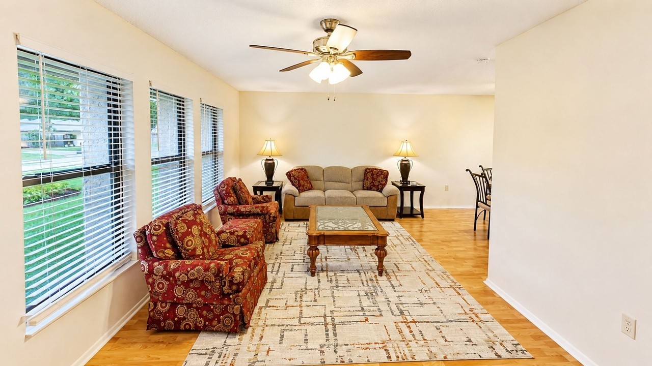 1526 Georgetowne Ln - Photo 3 of 36
