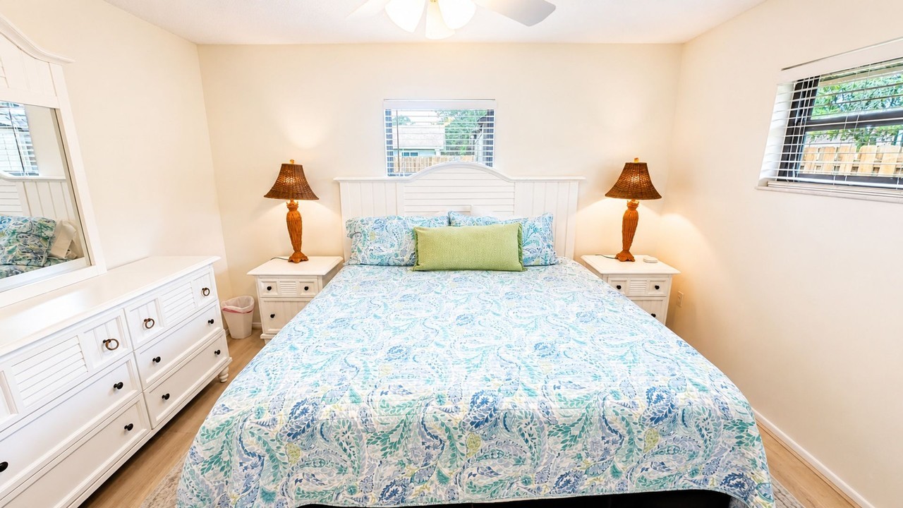 1526 Georgetowne Ln - Photo 5 of 36