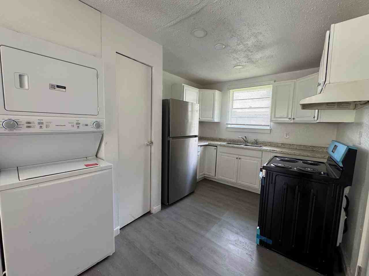 828 Floyd St Ne - Photo 5 of 14