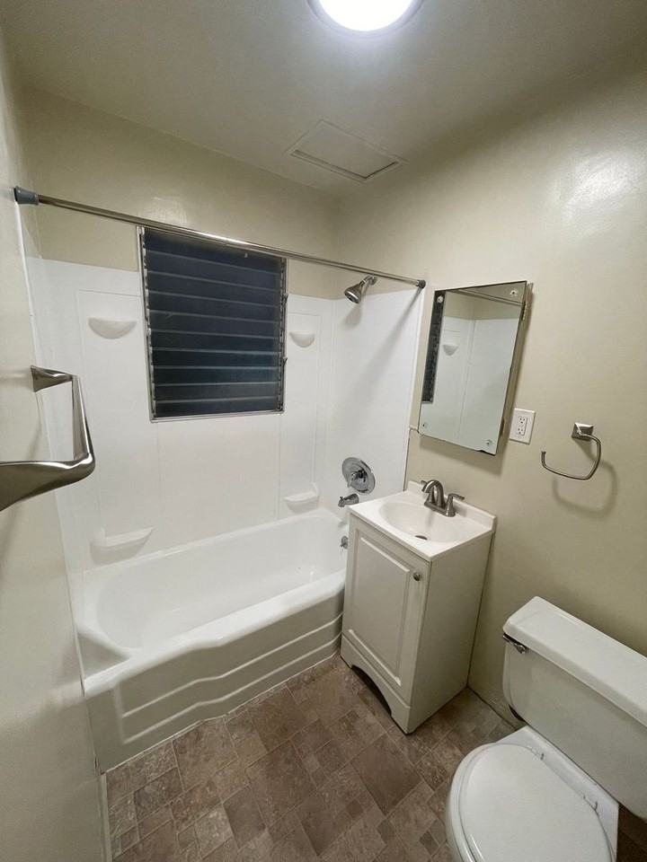219: 1520 E 2nd St. - Photo 7 of 22