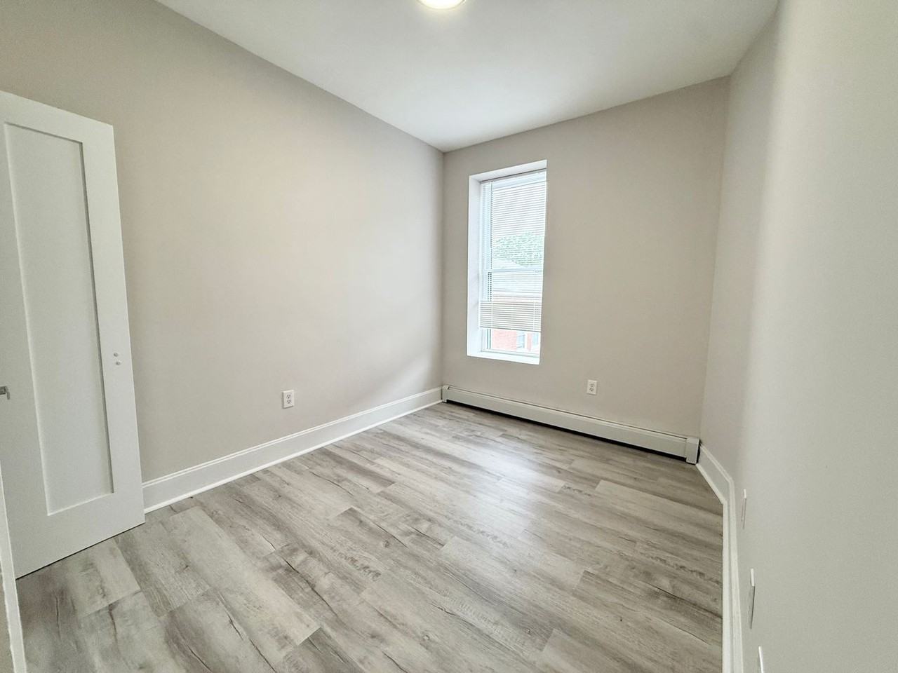 15 Ruggles St - Photo 3 of 5